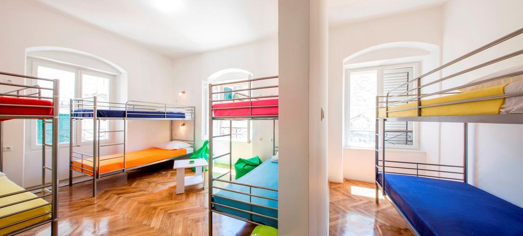Downtown Hostel Split Cameră foto